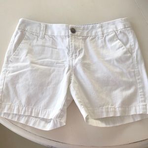 White shorts sz 2